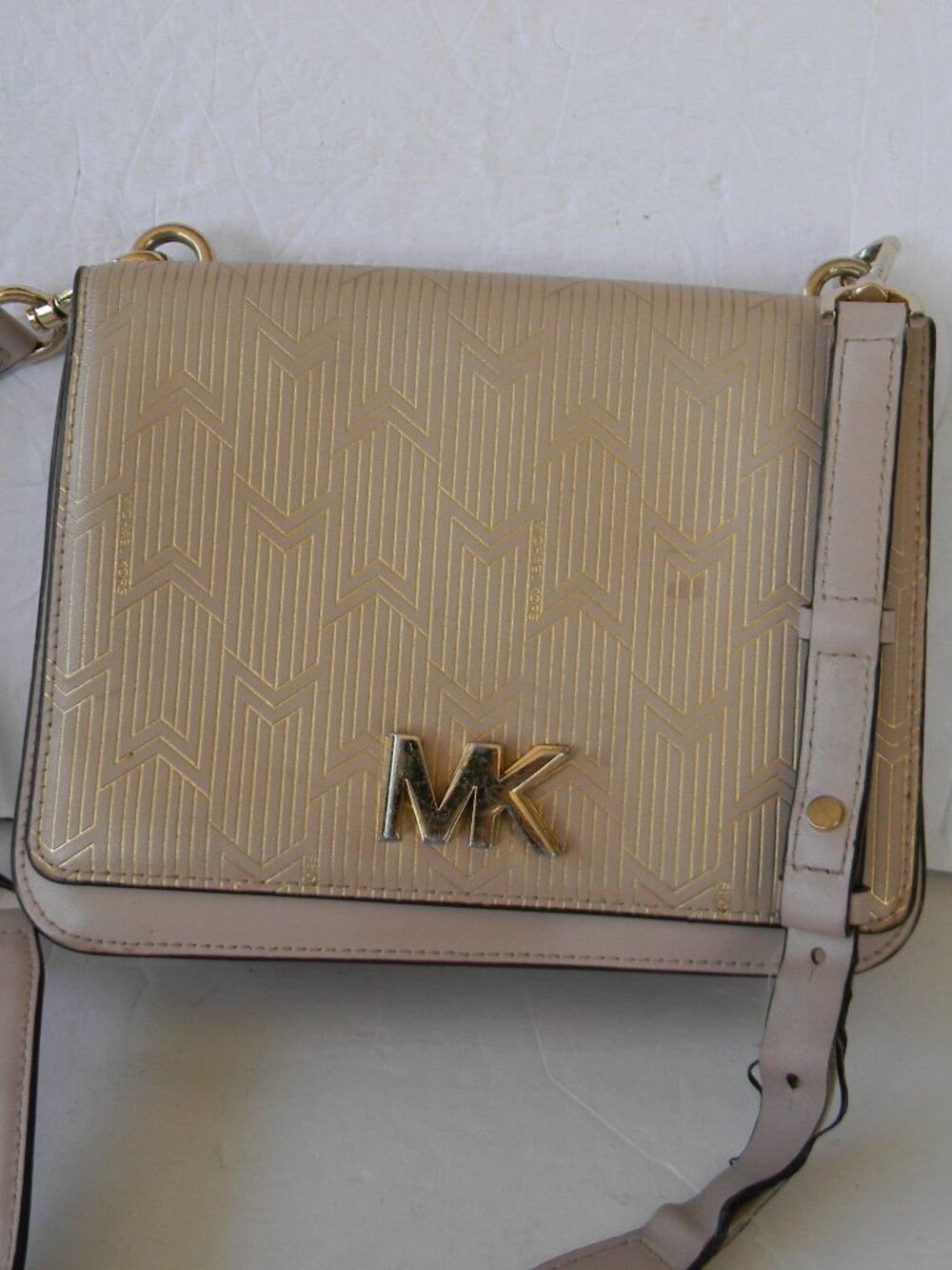 Michael Kors Mott PINK Metallic Deco Chevron Leather Crossbody TURNLOCK CLOSURE